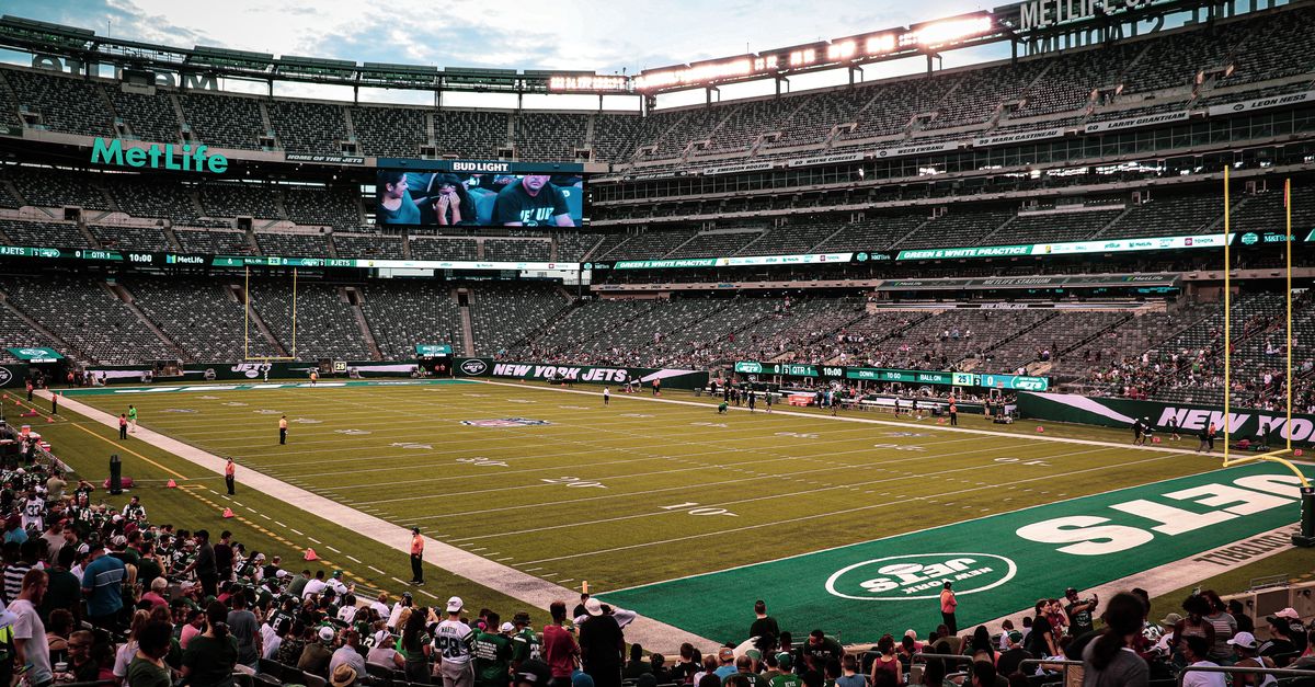 New York Jets vs. Miami Dolphins Tickets Fri, Nov 24, 2023 3:00 pm at  MetLife Stadium in East Rutherford, NJ