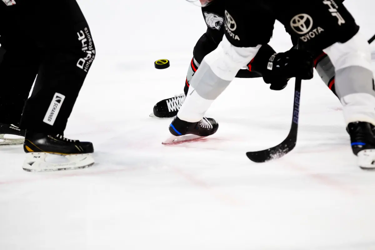 Everett Silvertips at Wenatchee Wild