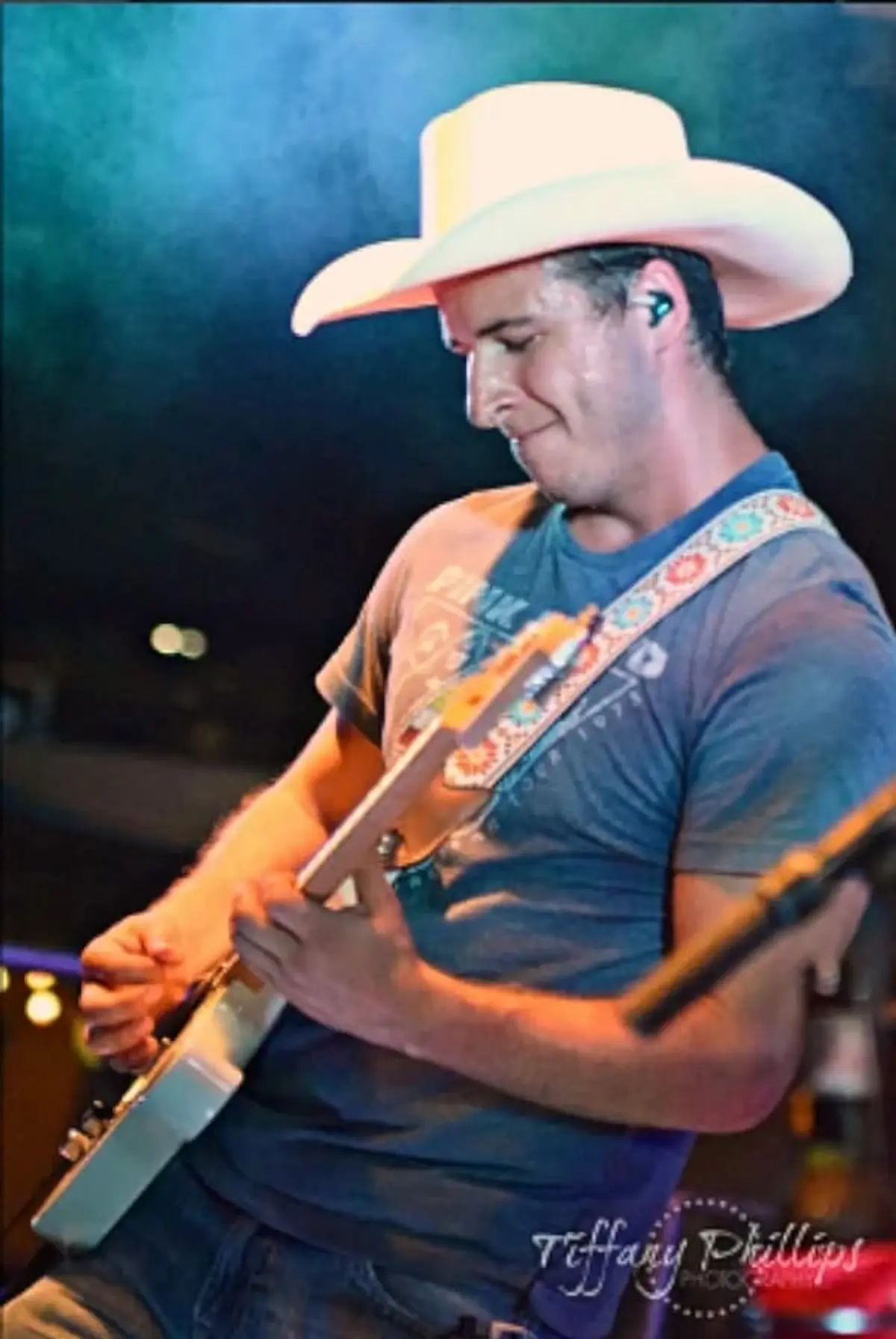 FREE SHOW - Mike Tuck